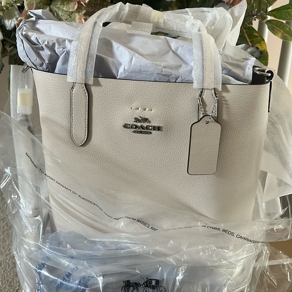 COACH CROSSBODY TOTE NEW AUTHENTIC 10 x11 SOFT LEATHER - Picture 1 of 9